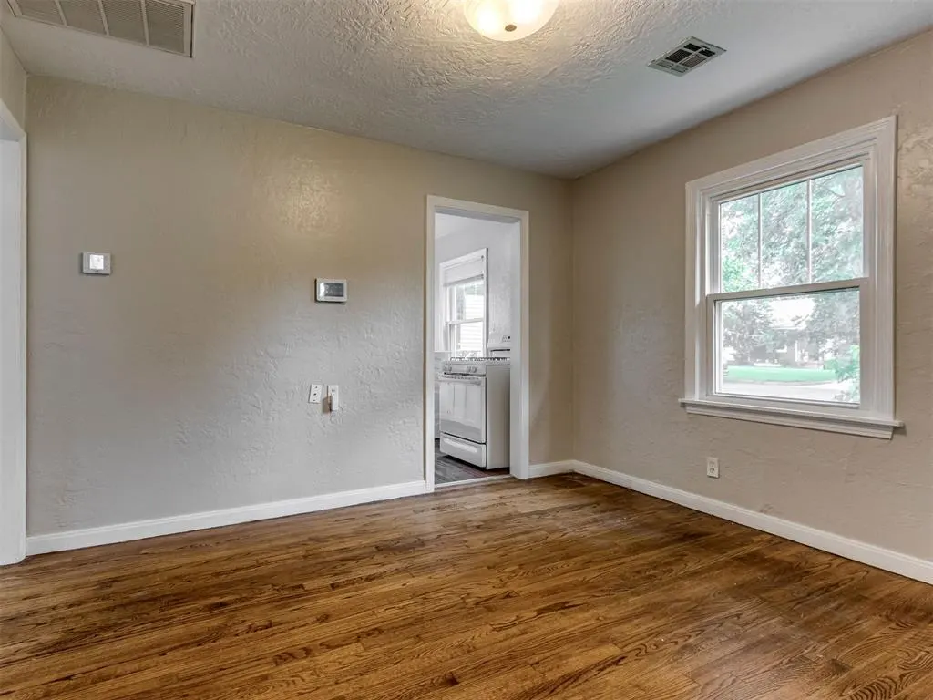 Photo 12 — 604 Iowa Street, Norman, OK 73069