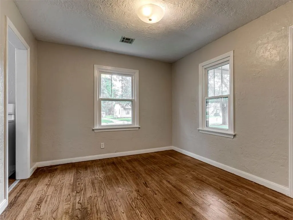 Photo 13 — 604 Iowa Street, Norman, OK 73069