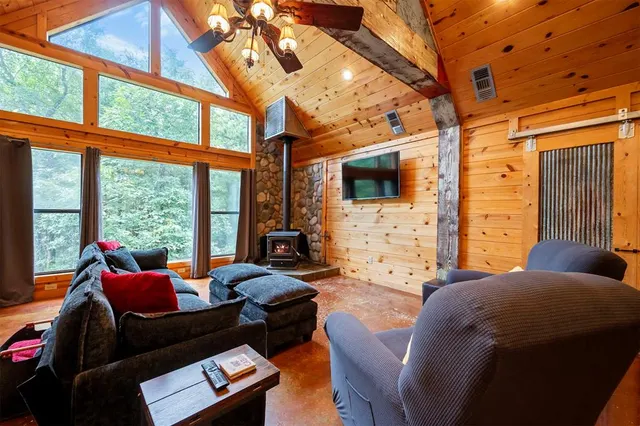 Photo 7 — 315 Banjo Lane, Broken Bow, OK 74728