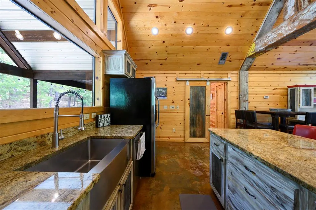 Photo 16 — 315 Banjo Lane, Broken Bow, OK 74728