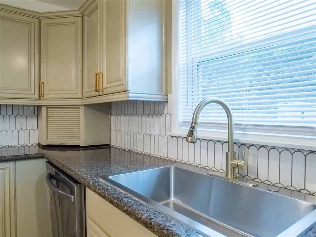 Photo 12 — 1127 NW Maple Avenue, Lawton, OK 73507