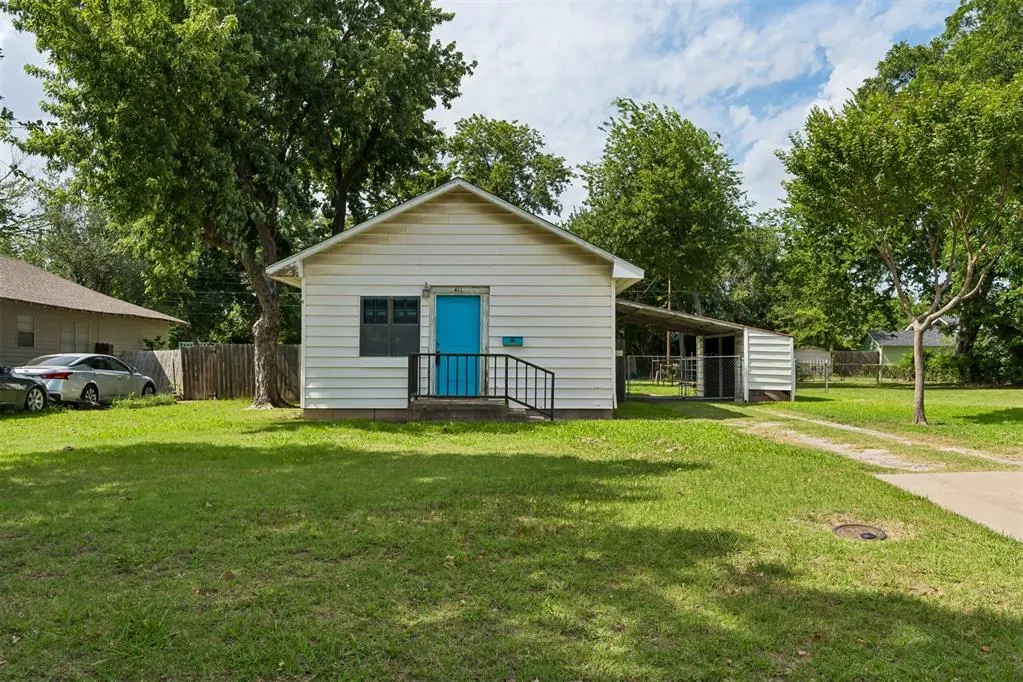 Front exterior — 411 Iowa Street, Norman, OK 73069