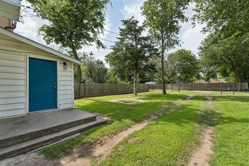Photo 21 — 411 Iowa Street, Norman, OK 73069