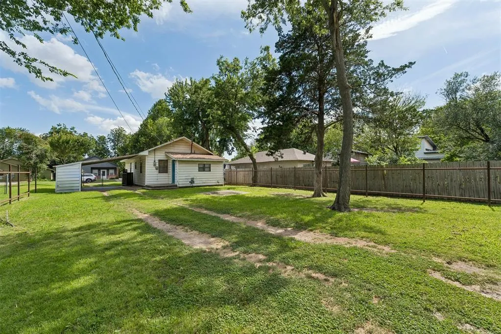 Photo 22 — 411 Iowa Street, Norman, OK 73069