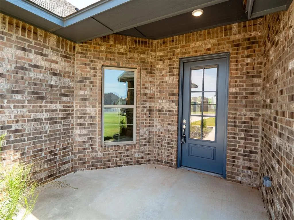 Photo 5 — 4204 Chesterfield Place, Oklahoma City, OK 73179
