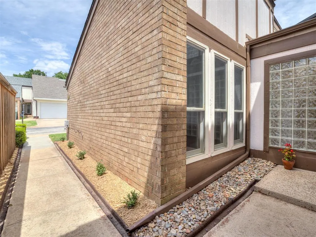 Photo 3 — 1908 Three Stars Road, Edmond, OK 73034