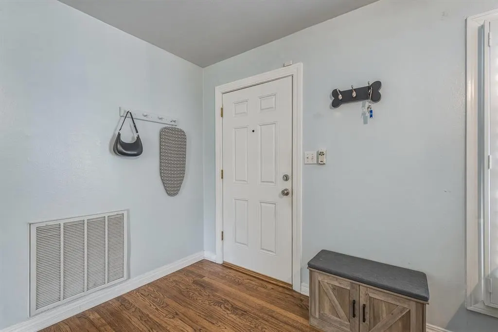 Photo 3 — 1226 Camden Way, Norman, OK 73069