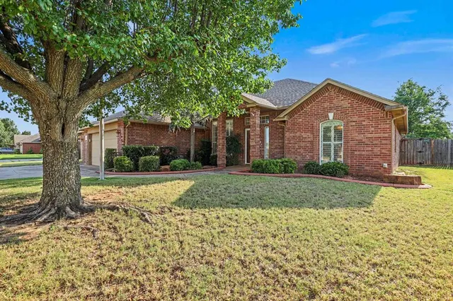 Photo 2 — 12909 Condor Street, Oklahoma City, OK 73170
