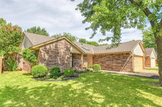 Photo 2 — 412 Portland Street, Norman, OK 73072