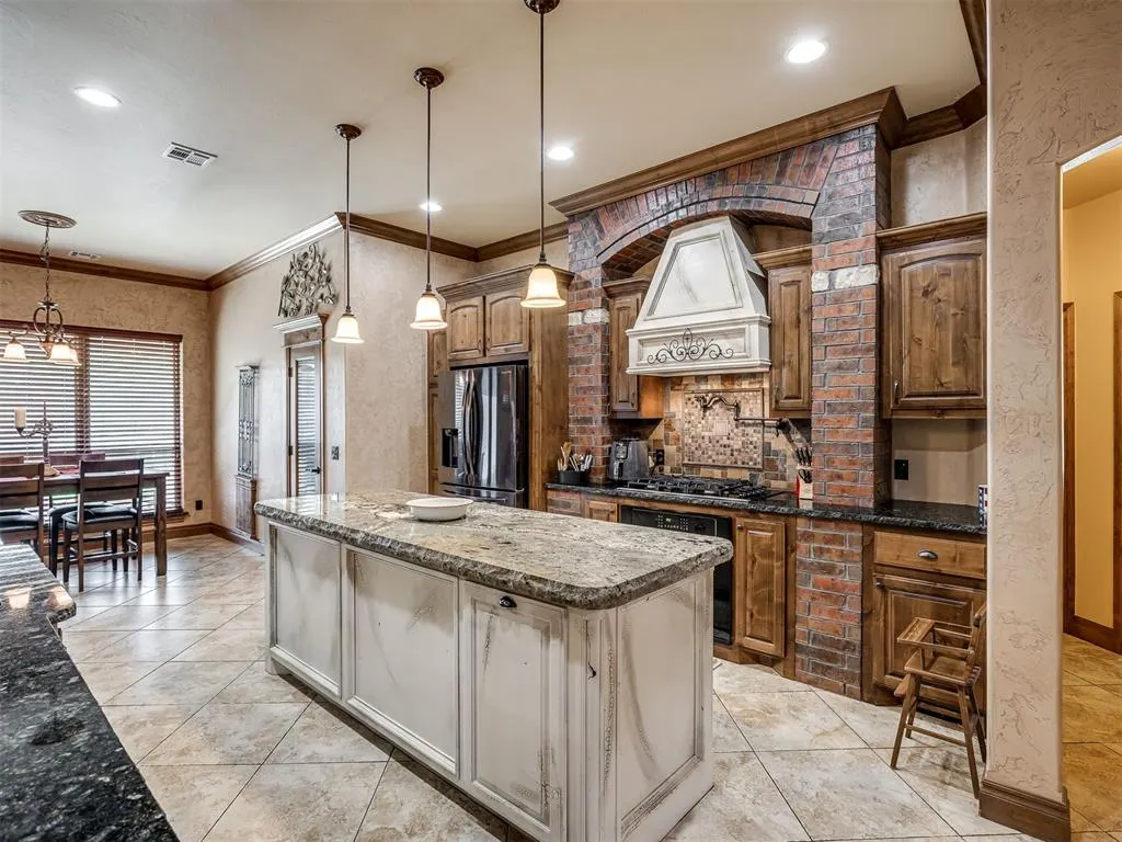 Photo 11 — 530 Westwind Drive, Newcastle, OK 73065