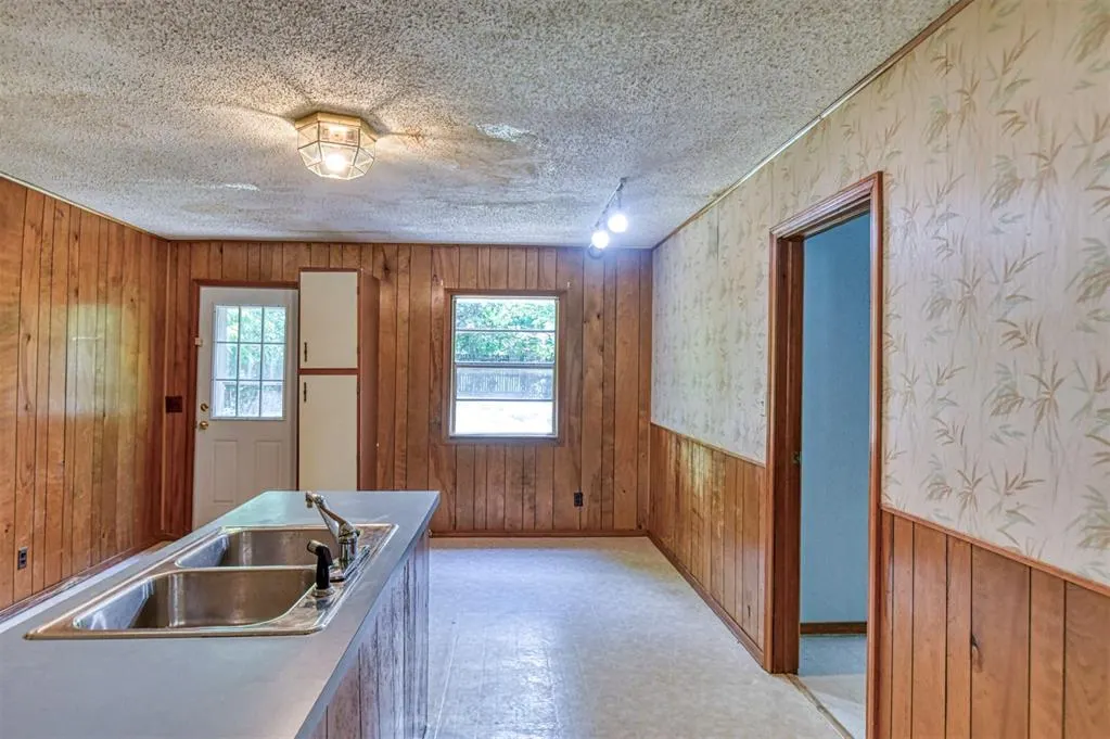 Photo 12 — 412 Moiselle Street, Midwest City, OK 73110