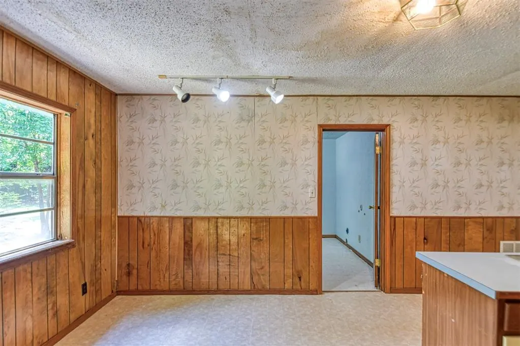 Photo 14 — 412 Moiselle Street, Midwest City, OK 73110