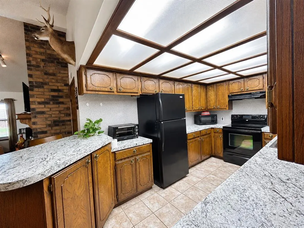 Photo 8 — 122 W Quail Drive, Cordell, OK 73632
