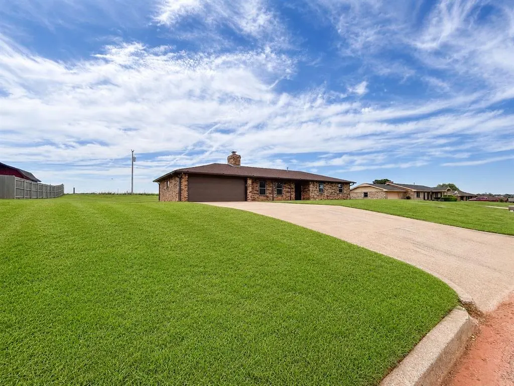 Photo 32 — 122 W Quail Drive, Cordell, OK 73632