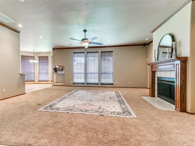 Photo 5 — 2524 Kingsley Lane, Oklahoma City, OK 73128