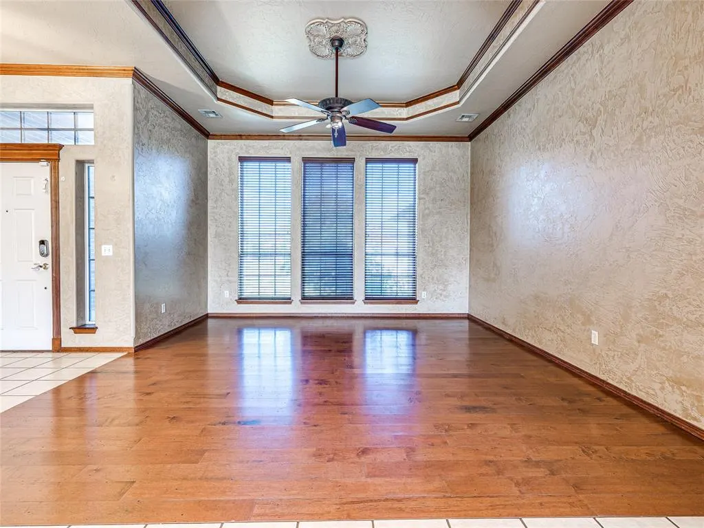 Photo 6 — 2524 Kingsley Lane, Oklahoma City, OK 73128