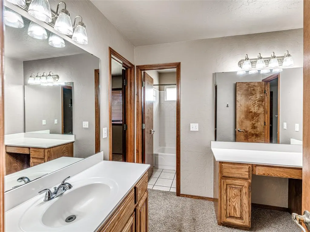 Photo 26 — 2524 Kingsley Lane, Oklahoma City, OK 73128