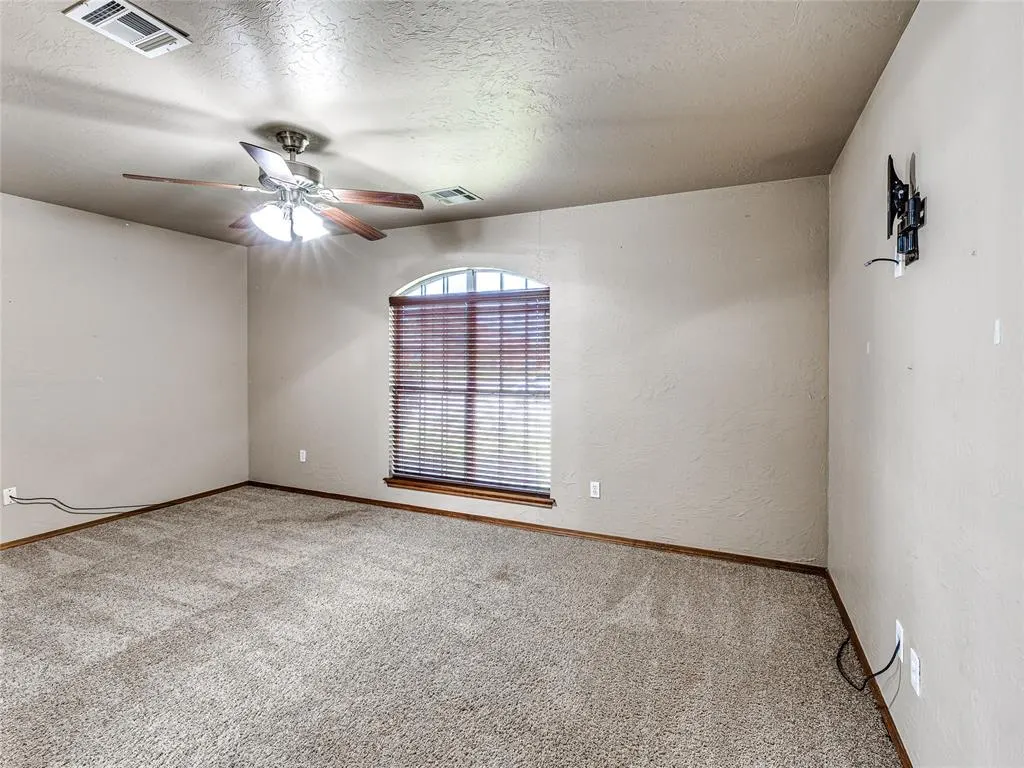 Photo 28 — 2524 Kingsley Lane, Oklahoma City, OK 73128