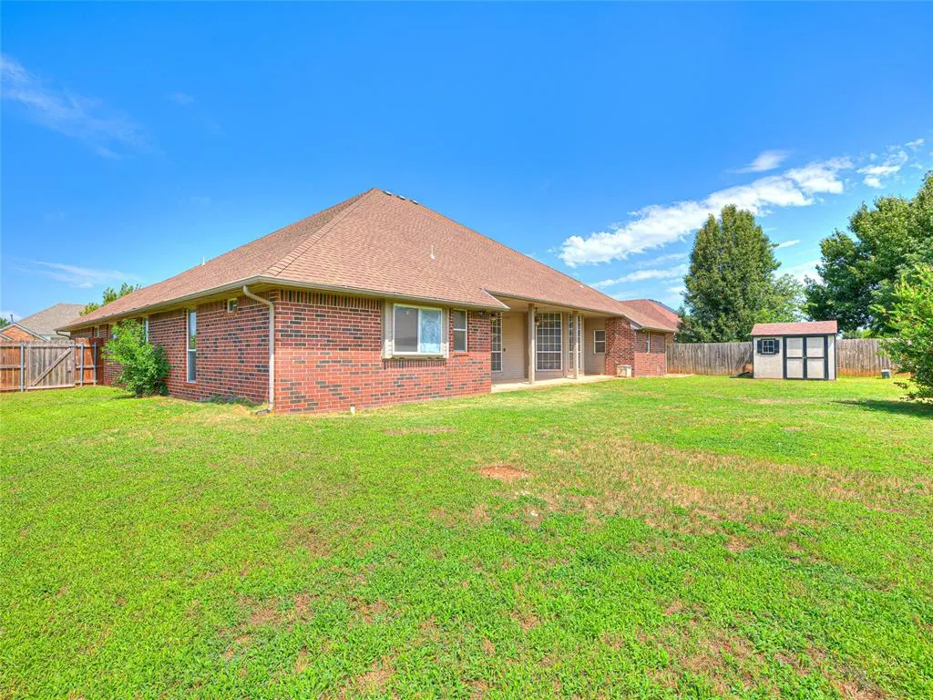 Photo 34 — 2524 Kingsley Lane, Oklahoma City, OK 73128