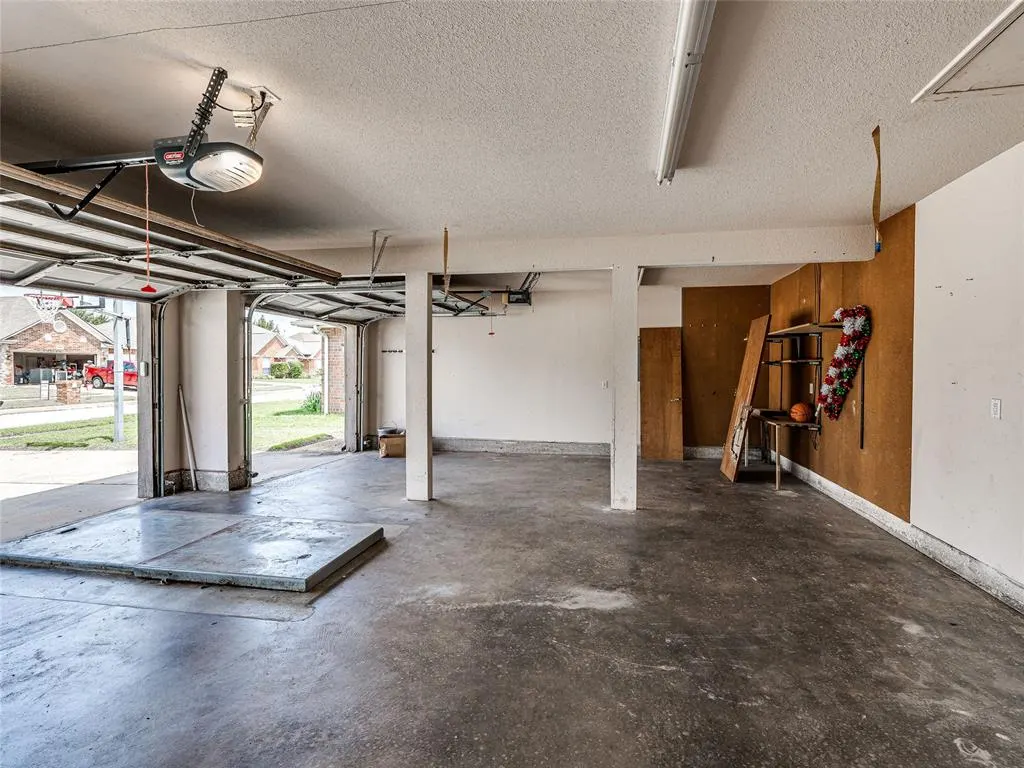 Photo 39 — 2524 Kingsley Lane, Oklahoma City, OK 73128