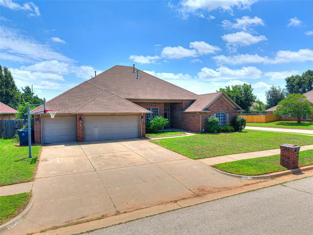 Photo 42 — 2524 Kingsley Lane, Oklahoma City, OK 73128