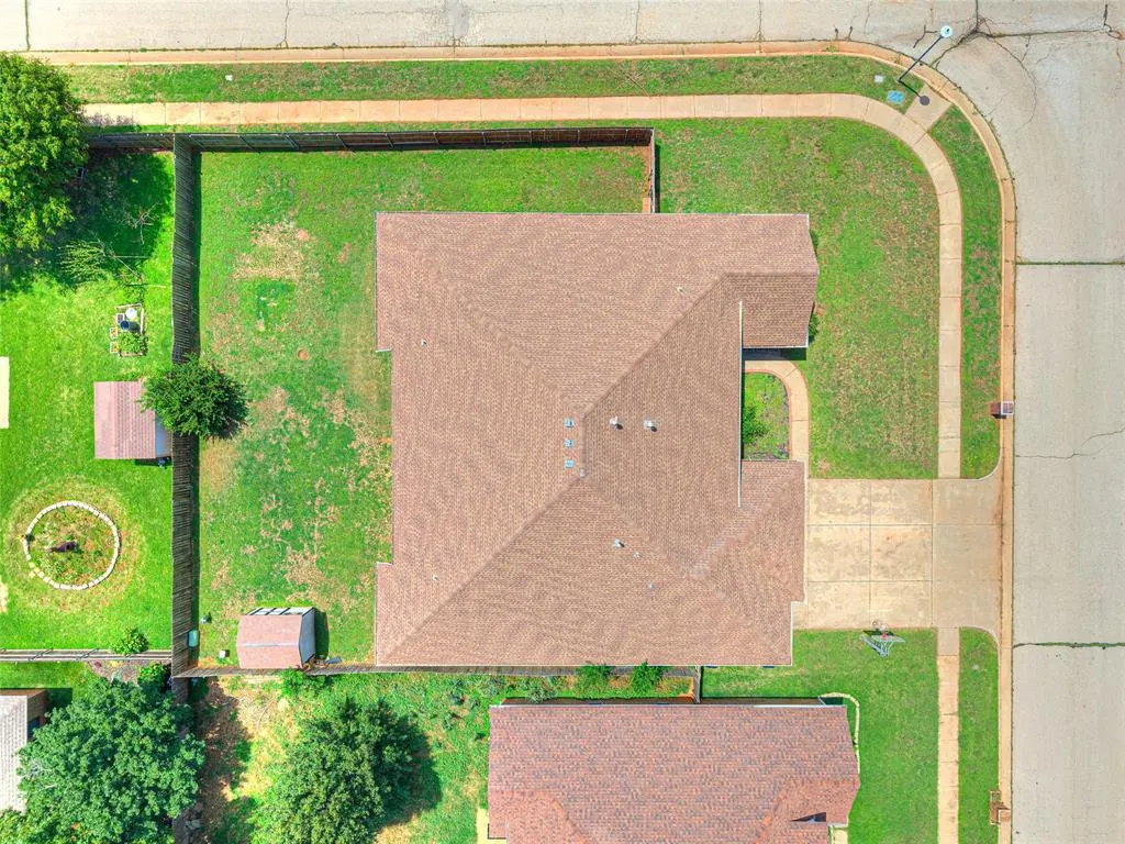 Photo 43 — 2524 Kingsley Lane, Oklahoma City, OK 73128