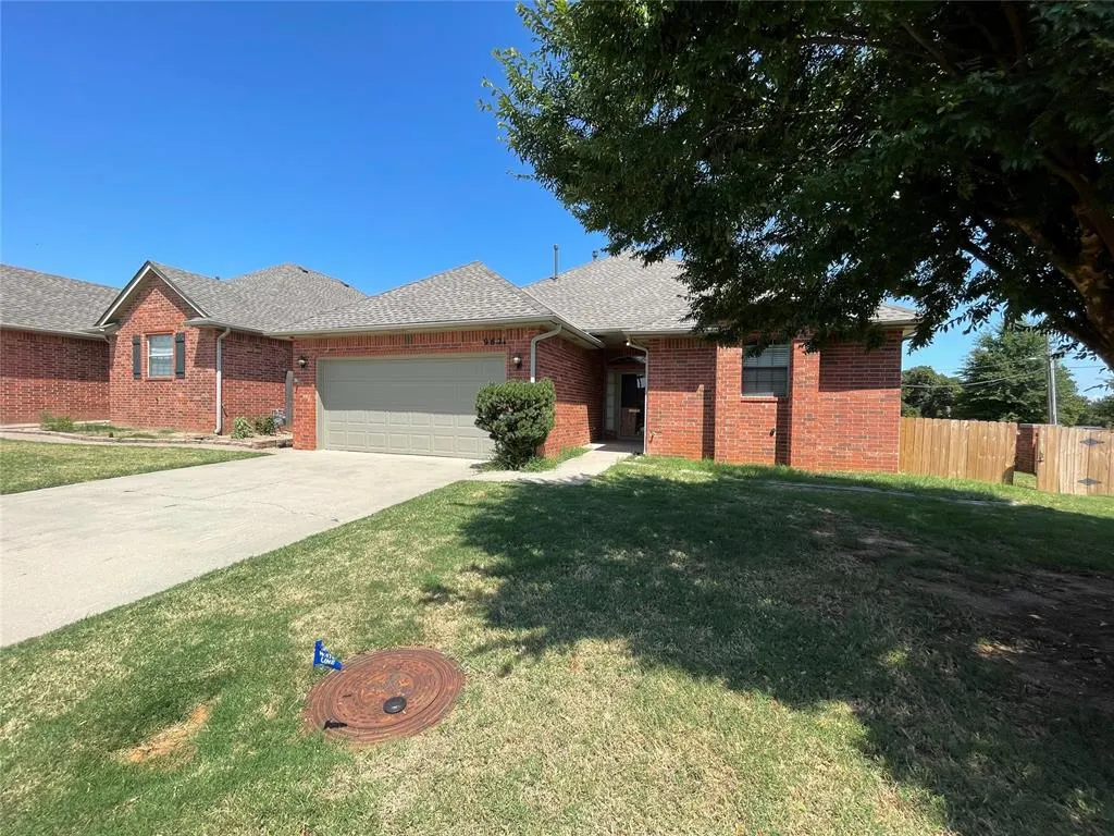 Photo 2 — 9621 Montclaire Drive, Midwest City, OK 73130