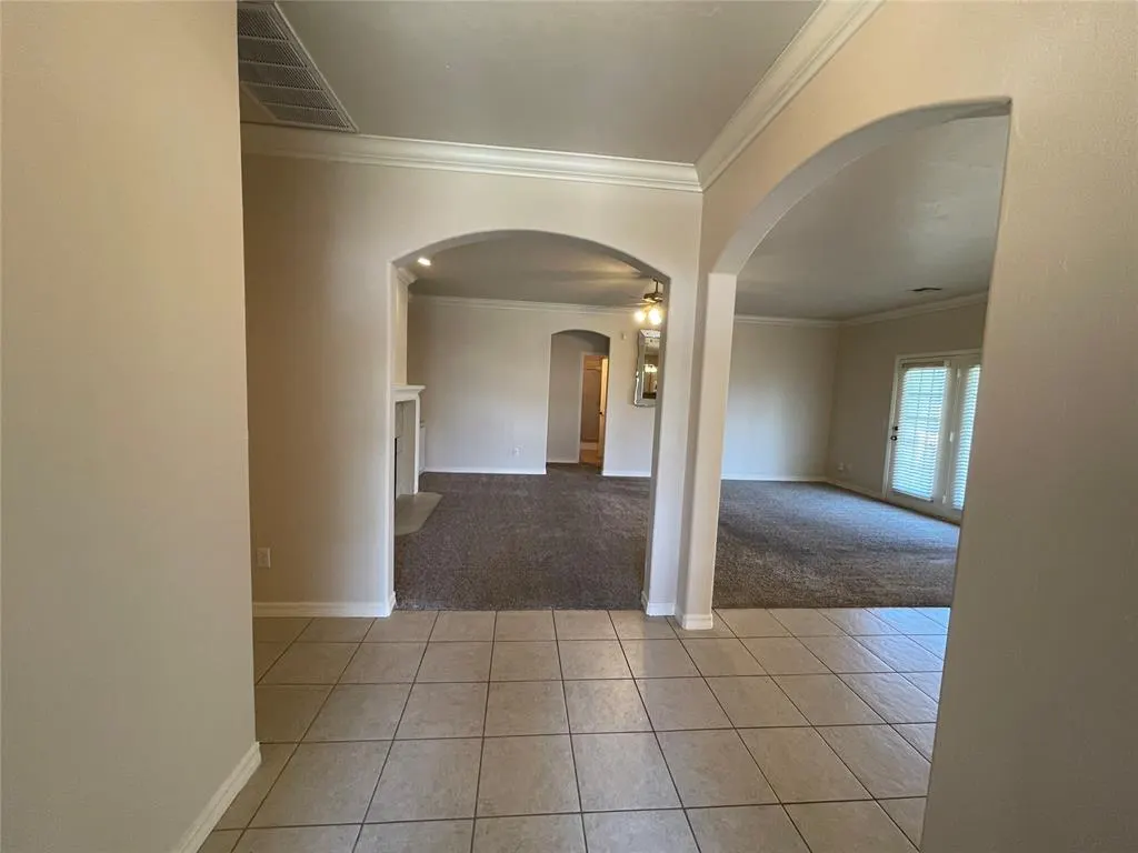 Photo 4 — 9621 Montclaire Drive, Midwest City, OK 73130