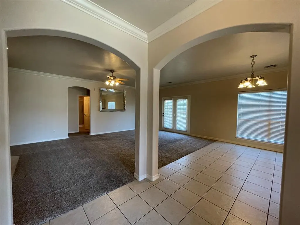 Photo 5 — 9621 Montclaire Drive, Midwest City, OK 73130