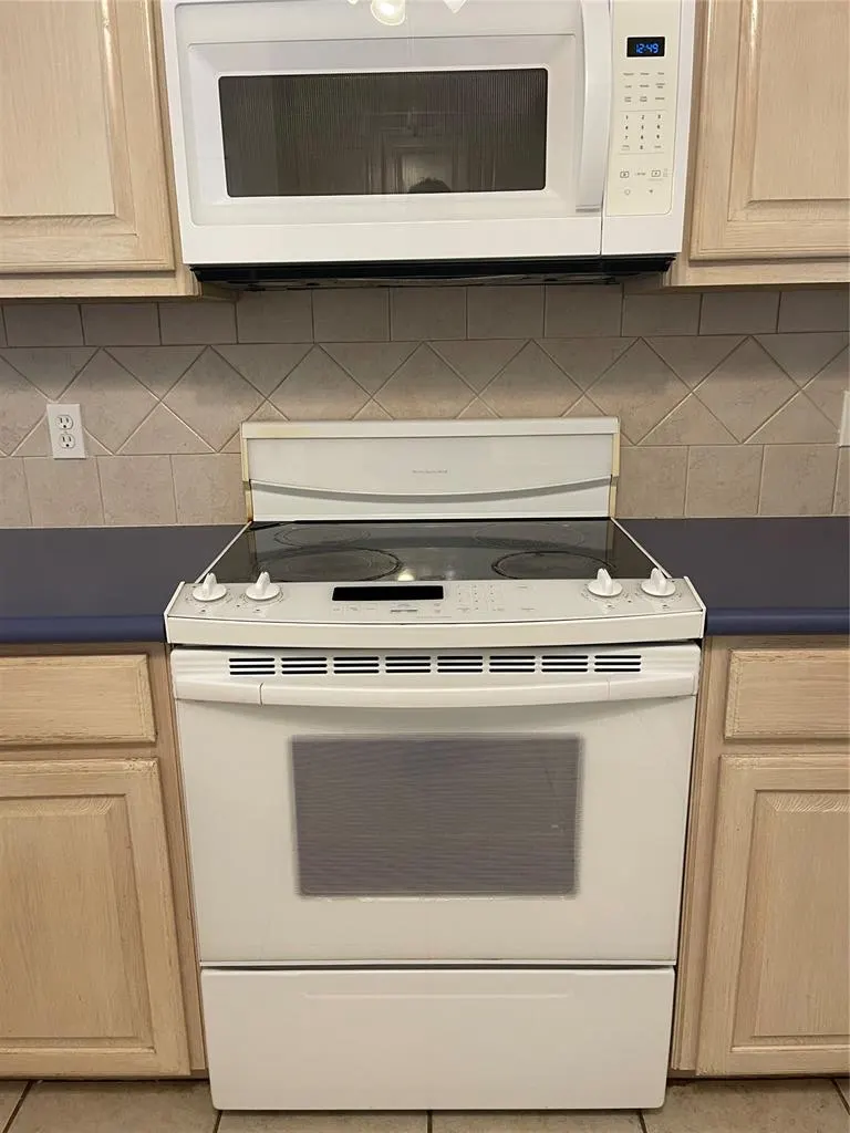 Photo 13 — 9621 Montclaire Drive, Midwest City, OK 73130