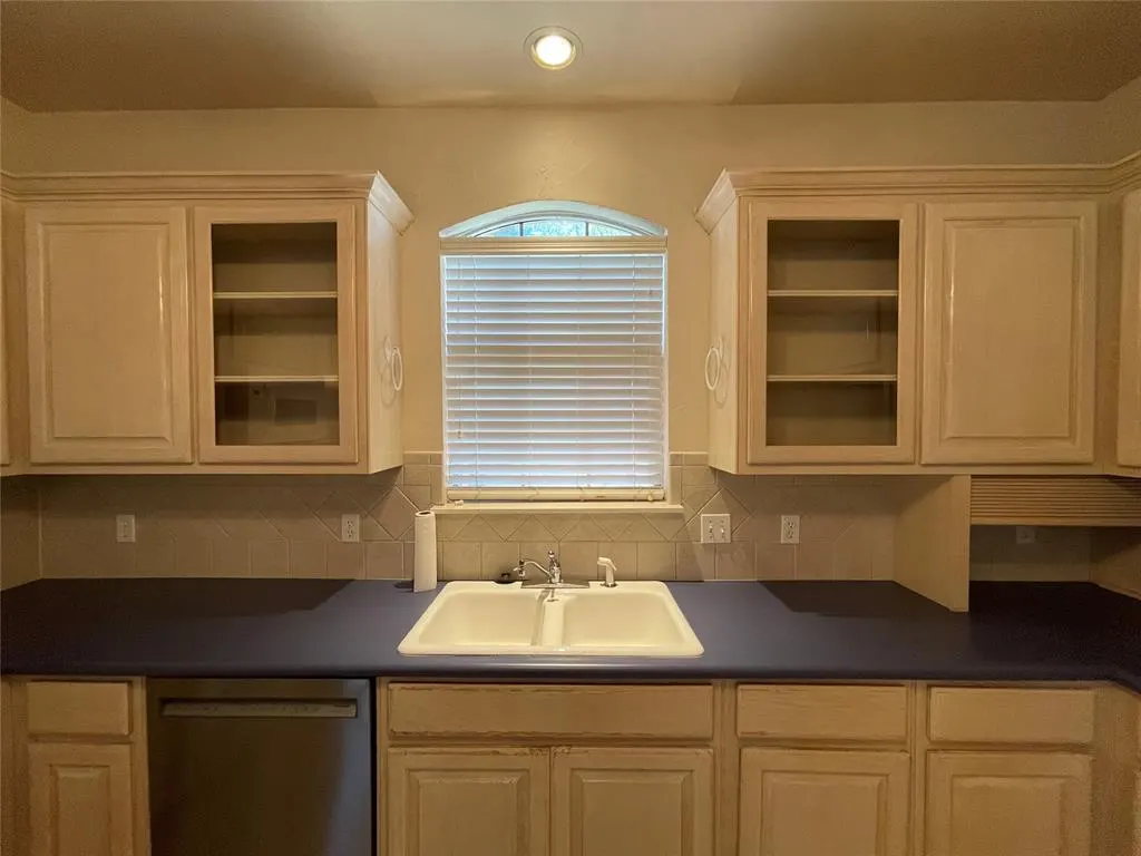 Photo 14 — 9621 Montclaire Drive, Midwest City, OK 73130