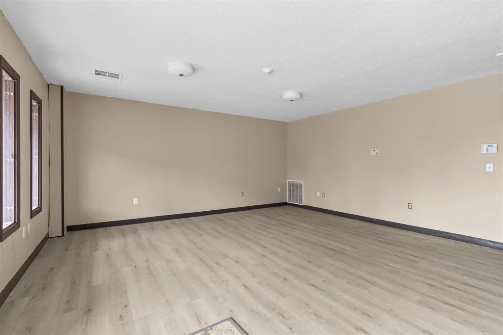 Photo 5 — 116 N 5th Street, Chickasha, OK 73018