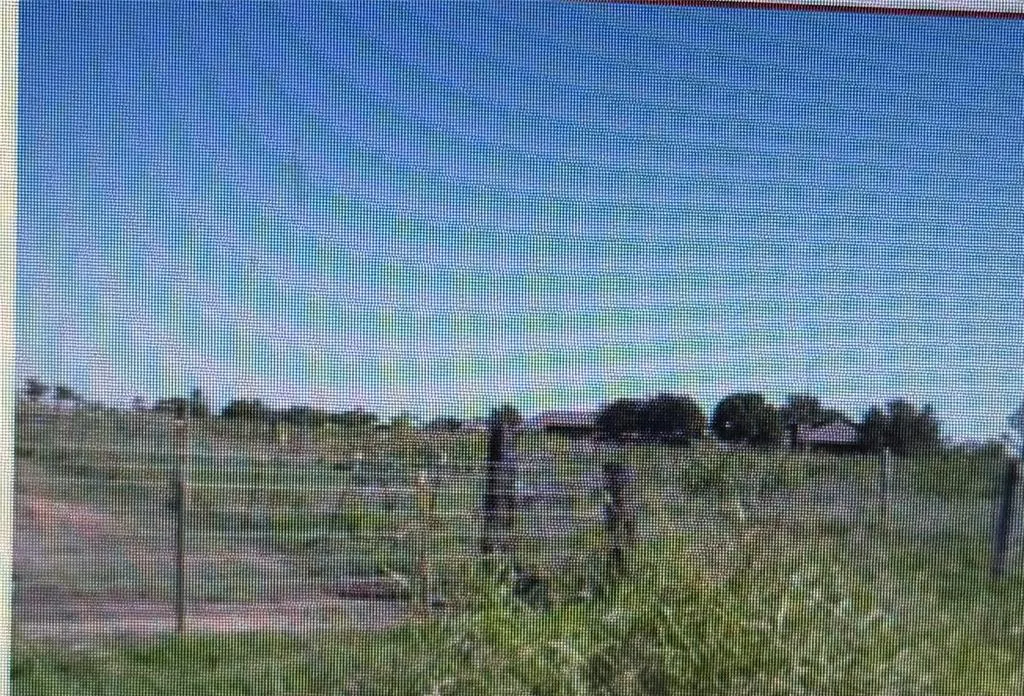 Photo 2 — 4 SE Sunnyside Drive, Lawton, OK 73501
