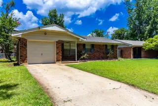 Sold home at 505 Clearview Drive