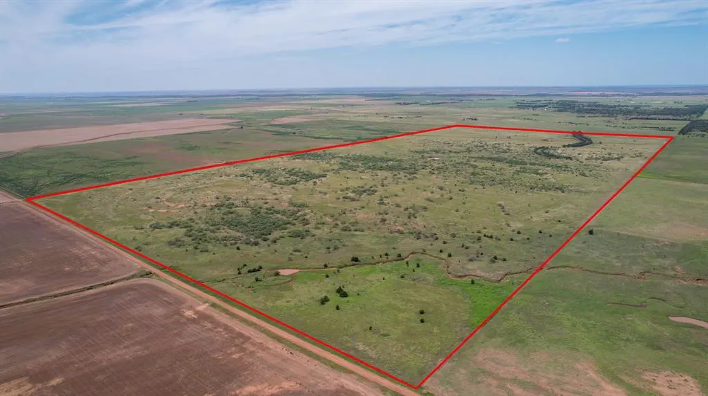 Photo 11 — 1550 E County Road, Mangum, OK 73554