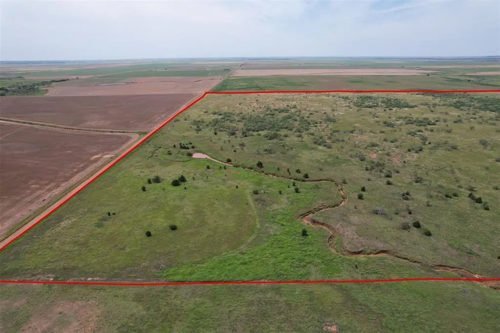 Photo 13 — 1550 E County Road, Mangum, OK 73554