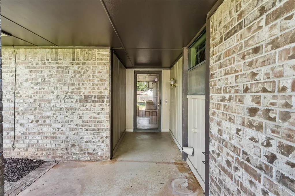 Photo 6 — 2100 E Sandy Creek Trail, Edmond, OK 73013