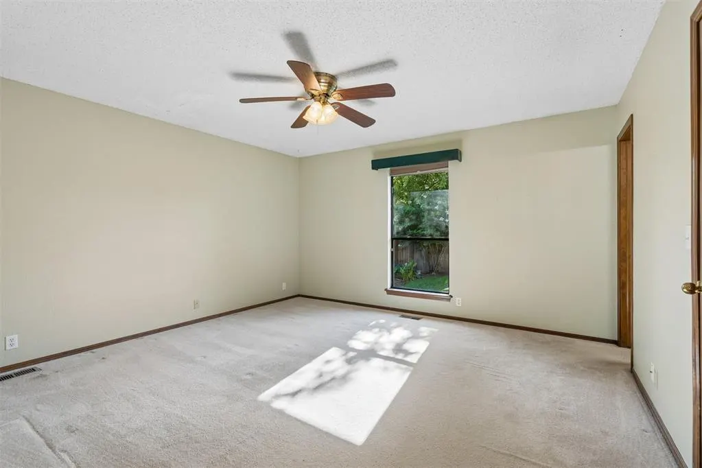 Photo 7 — 2100 E Sandy Creek Trail, Edmond, OK 73013