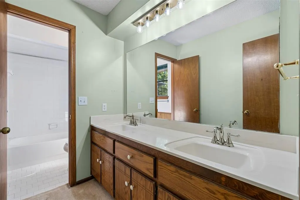 Photo 33 — 2100 E Sandy Creek Trail, Edmond, OK 73013