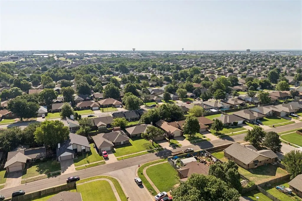 Photo 46 — 2100 E Sandy Creek Trail, Edmond, OK 73013