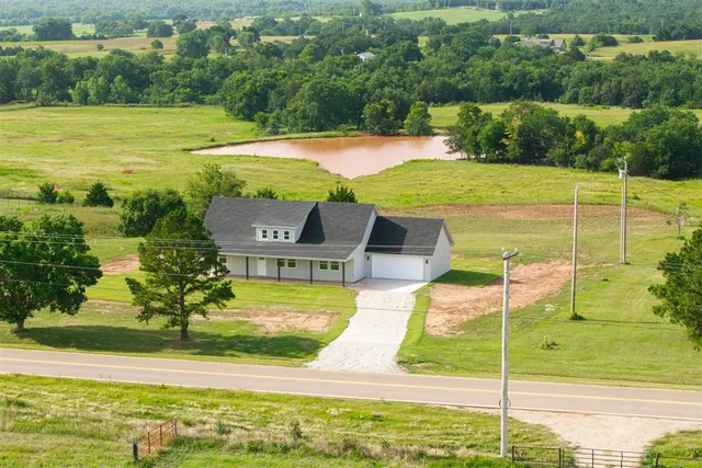 Photo 3 — 333861 E 930 Road, Wellston, OK 74881