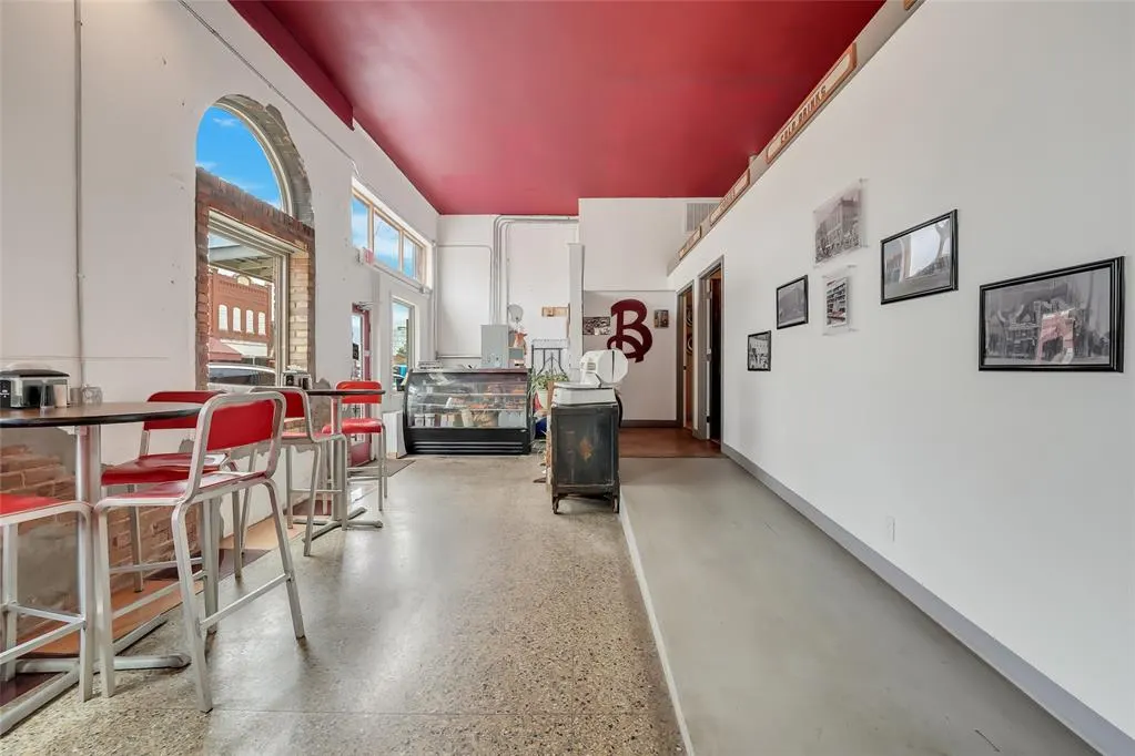 Photo 15 — 100 W 4th Street, Hobart, OK 73651