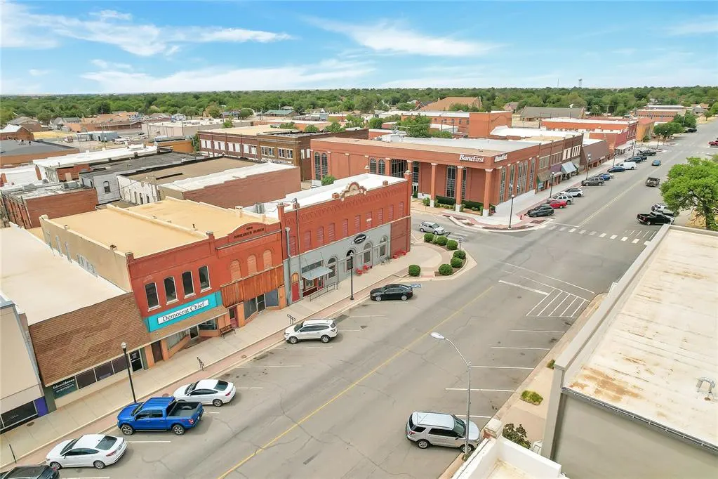 Photo 44 — 100 W 4th Street, Hobart, OK 73651