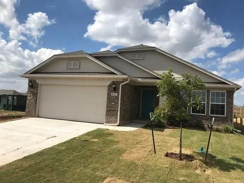 Photo 2 — 441 Compass Drive, Yukon, OK 73099