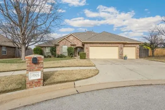 Photo 2 — 9005 NW 79th Terrace, Yukon, OK 73099