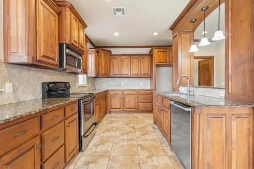 Photo 14 — 9005 NW 79th Terrace, Yukon, OK 73099