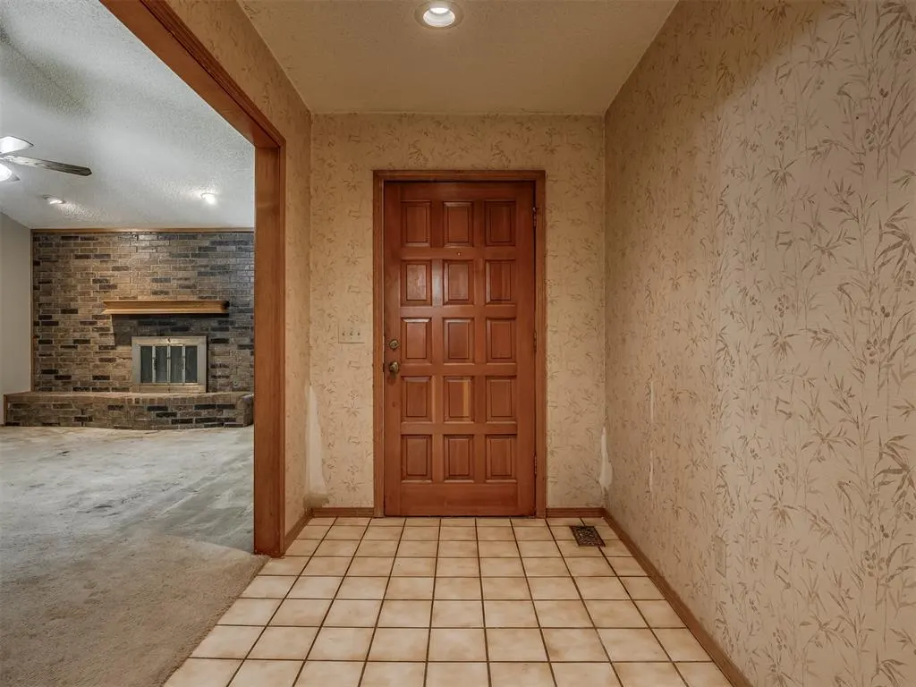 Photo 9 — 11220 NW 112th Street, Yukon, OK 73099