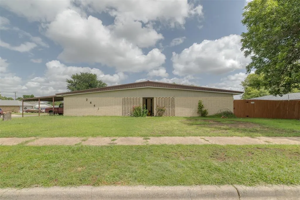 Front exterior — 2441 SW 77th Street, Oklahoma City, OK 73159