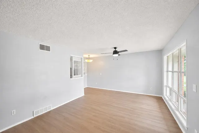 Photo 4 — 1513 N Nicklas Avenue, Oklahoma City, OK 73127