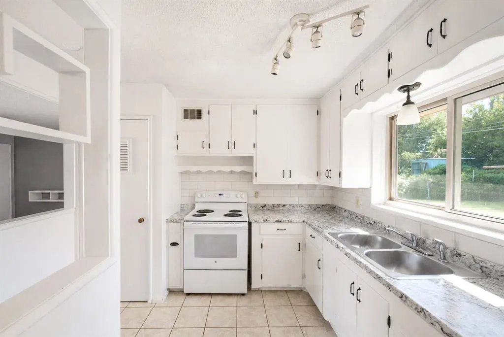 Photo 7 — 1513 N Nicklas Avenue, Oklahoma City, OK 73127